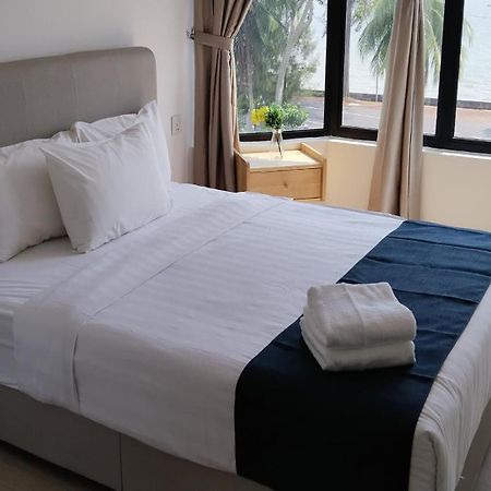 Mutiara Melaka Beach Resort - Islamic Compliance Only Tangga Batu Exterior foto