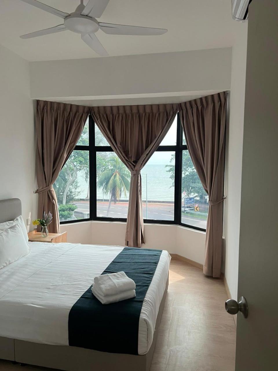 Mutiara Melaka Beach Resort - Islamic Compliance Only Tangga Batu Exterior foto